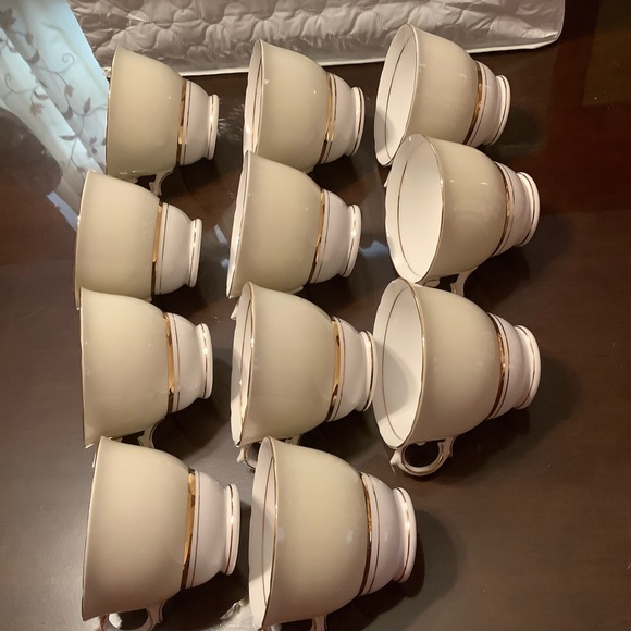 Colclough Bone China Tea Cups Lot of 11-Comes in Quilted Case - Picture 5 of 12